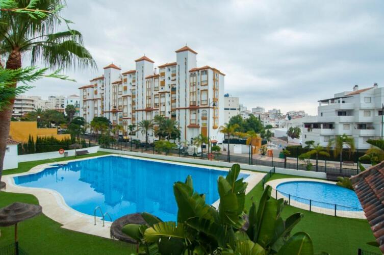Appartement Port View - Reina Sofia à Estepona Extérieur photo